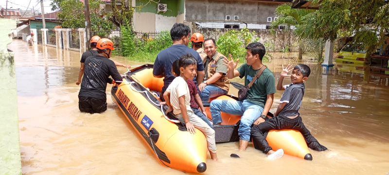 Diguyur Hujan Semalaman, 47 RT di Kota Jambi Terendam! Tiga Sekolah Ikut Terendam