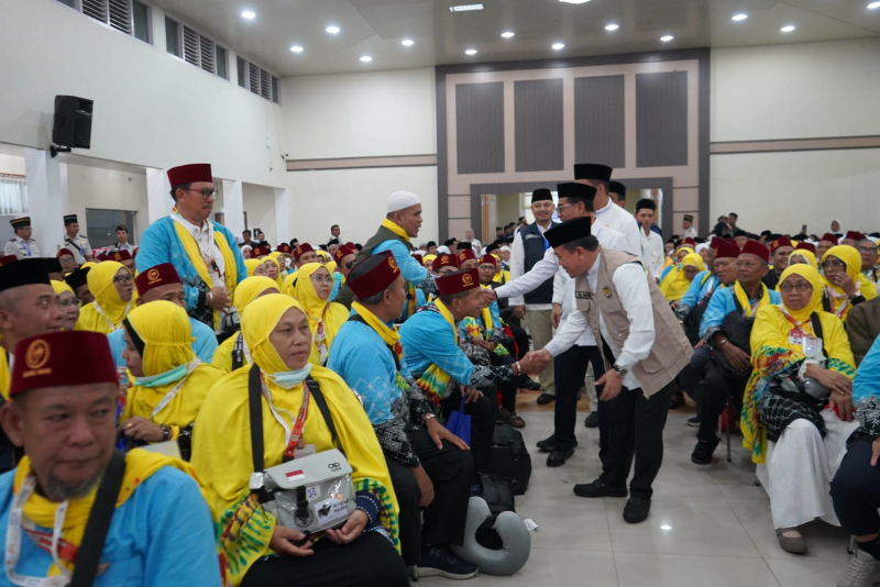 Gubernur Al Haris Lepas Kloter Perdana Keberangkatan Haji 2026 Provinsi Jambi