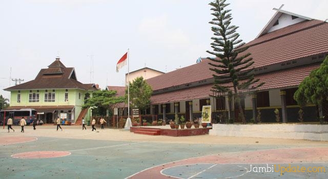 Hasil gambar untuk SMP 1 jambi